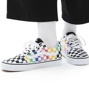 Vans Ward Rainbow Check Checkerboard Shoes Women’s Size 5.5